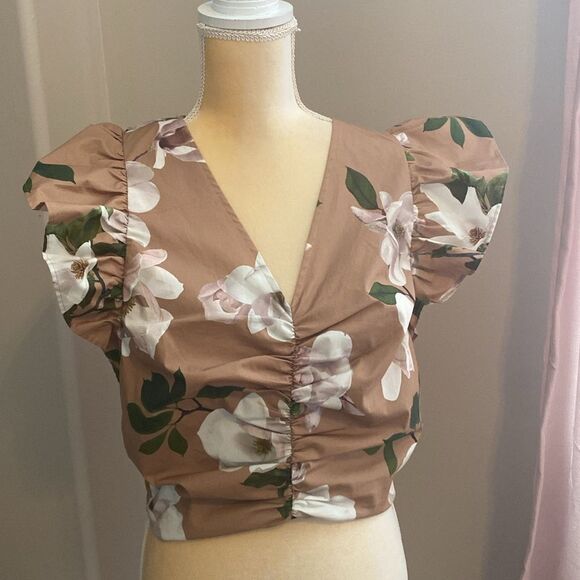 NWOT Express Top (size medium) - Picture 7 of 9